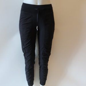 LULULEMON BLACK JOGGER PANTS SZ 2*